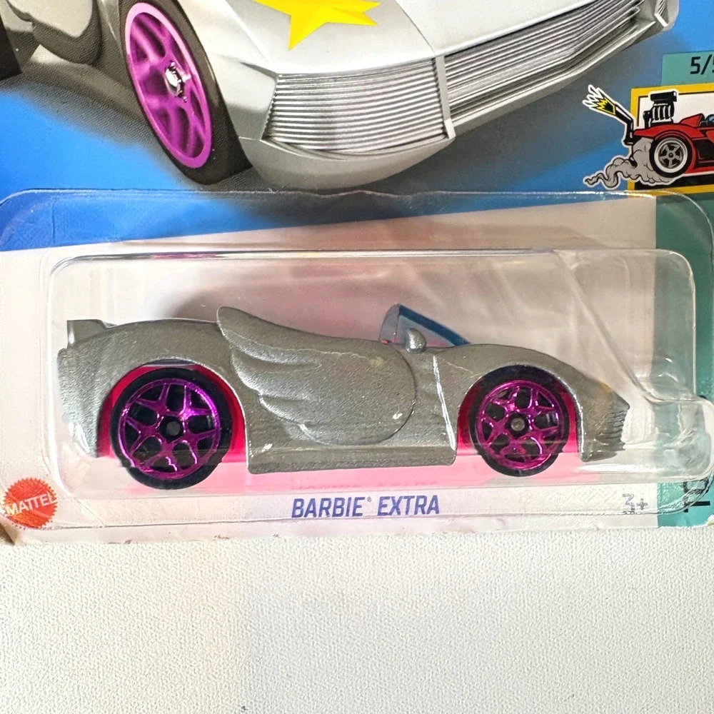 Hot Wheels Barbie Extra Silver Tooned Car 134/250 2022 HCT35 Mattel Diecast Toy